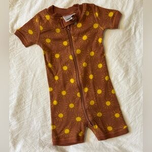 Hanna Andersson Brown and Yellow Sun Bodysuit 12-18 months